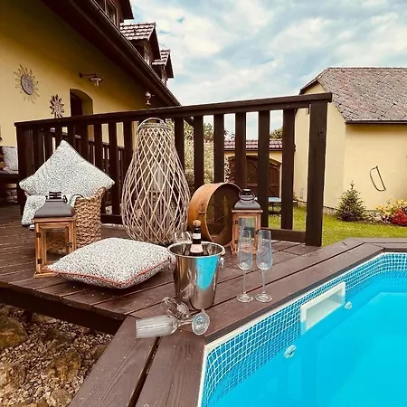 Prázdninový dům Bohdanečská *