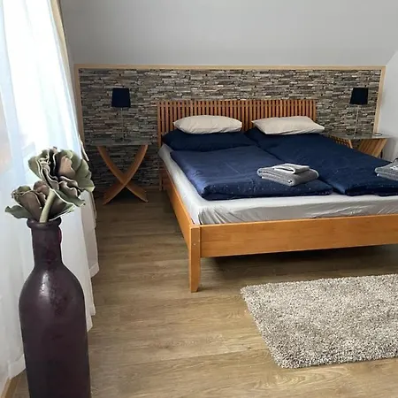 Prázdninový dům Bohdanečská *